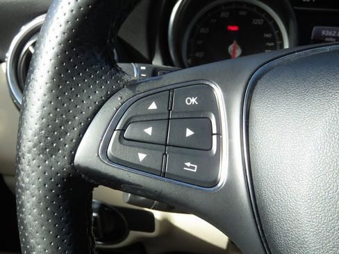 Used 2018 Mercedes-Benz GLA 250 4MATIC image 23