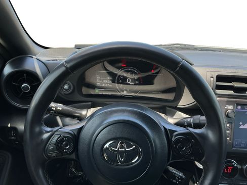 Used 2022 Toyota GR86 w/ ALL Weather Mat Package (TMS) RWD image 12