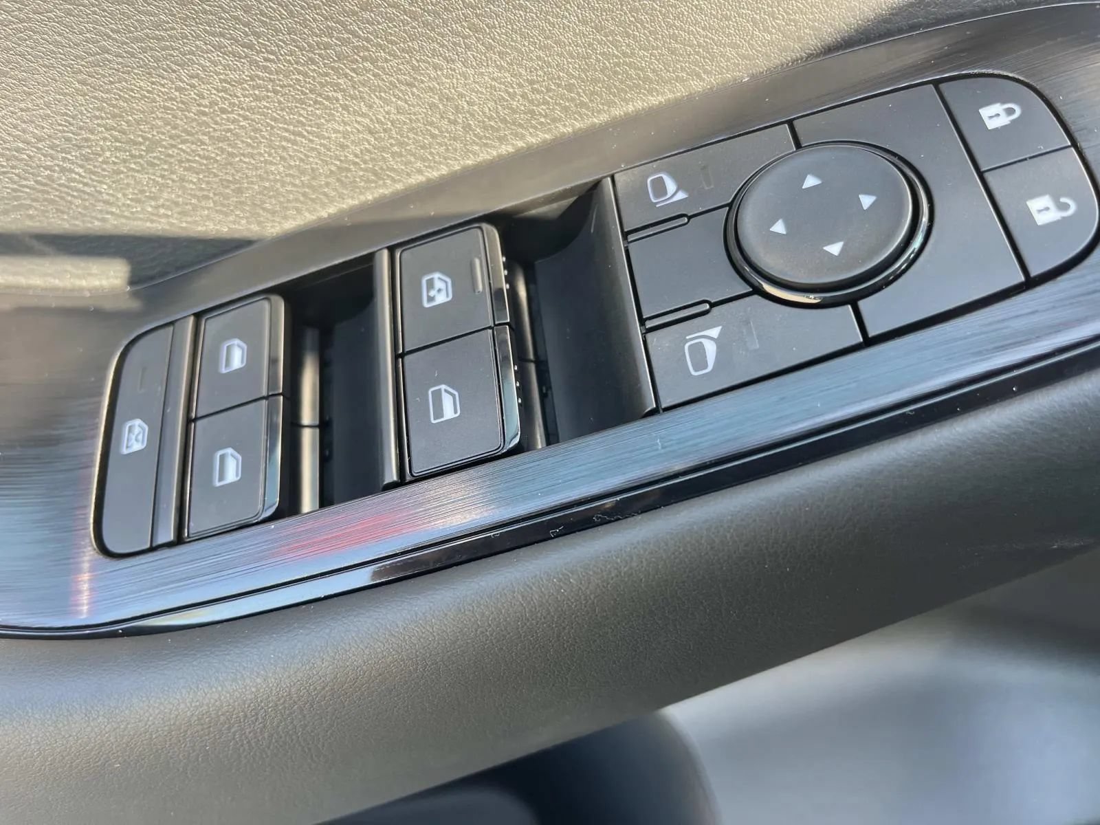 New 2026 Nissan Rogue S FWD image 19