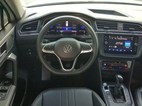 Used 2023 Volkswagen Tiguan SE image 15
