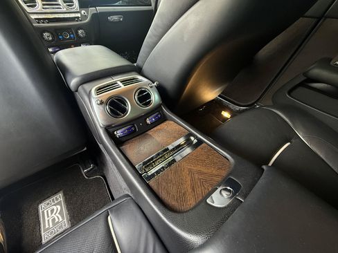 Used 2014 Rolls-Royce Wraith RWD image 21