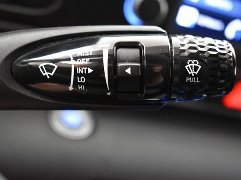 Used 2023 Hyundai Elantra SEL image 28