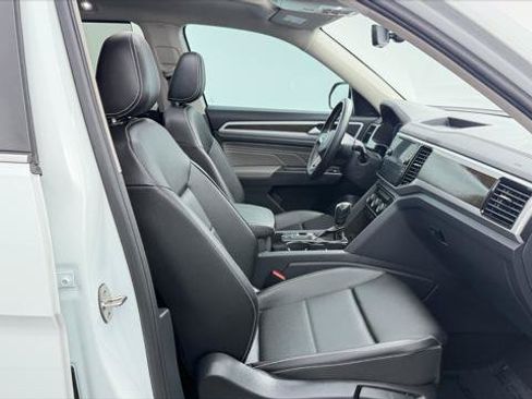 Used 2023 Volkswagen Atlas SE w/ Panoramic Sunroof Package FWD image 22