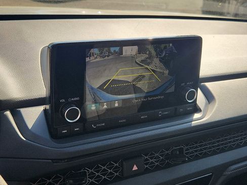 Certified 2023 Honda Accord LX image 17