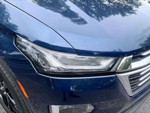 Used 2022 Chevrolet Traverse LT FWD image 30