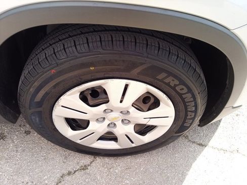 Used 2018 Chevrolet Trax LS image 10