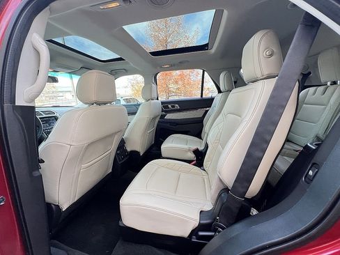 Used 2016 Ford Explorer Platinum image 14