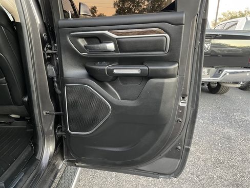 Used 2019 RAM 1500 Laramie RWD image 31