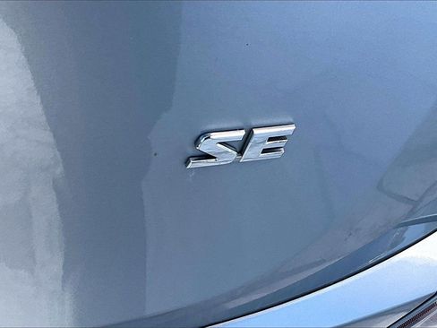 Used 2016 Toyota RAV4 SE image 21