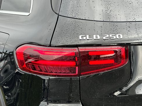 Certified 2025 Mercedes-Benz GLB 250 image 27