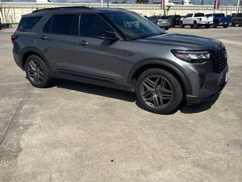 Used 2026 Ford Explorer ST-Line w/ ST-Line Street Pack RWD image 1