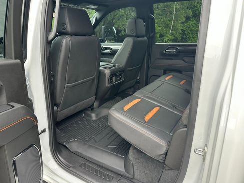 Used 2024 GMC Sierra 2500 AT4 w/ AT4 Premium Plus Package AWD/4WD image 19