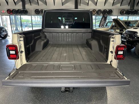 Used 2022 Jeep Gladiator Rubicon w/ LED Lighting Group image 13