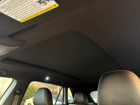 Used 2021 Volkswagen Atlas Cross Sport SEL image 25