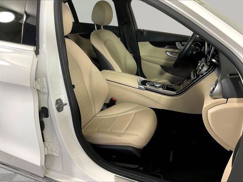 Used 2017 Mercedes-Benz C 300 4MATIC Sedan image 29