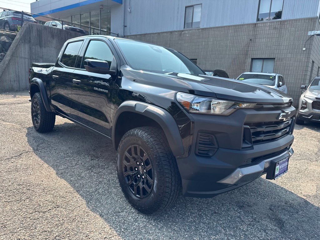 Used 2026 Chevrolet Colorado Trail Boss AWD/4WD image 9