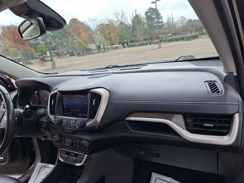 Certified 2022 GMC Terrain Denali image 32