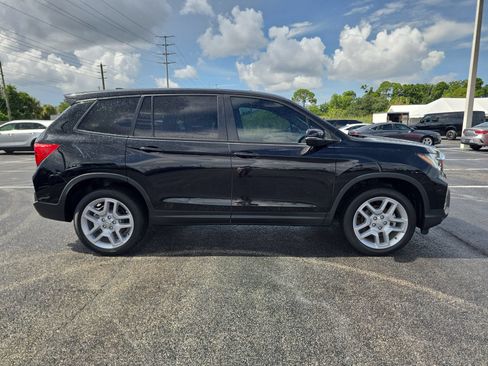 Certified 2024 Honda Passport EX-L image 3