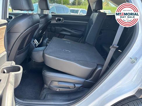 Certified 2023 Kia Sorento S w/ Panoramic Sunroof Package AWD/4WD image 15