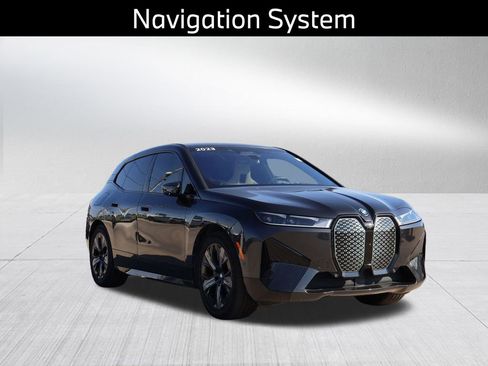 Certified 2023 BMW iX xDrive50 w/ Premium Package AWD/4WD image 5