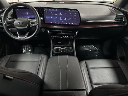 Used 2025 Chevrolet Traverse Z71 image 26