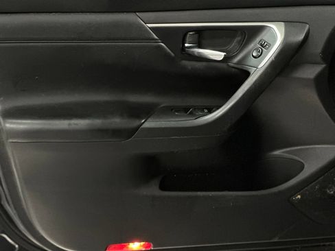 Used 2015 Nissan Altima 2.5 SV w/ Convenience Package FWD image 14