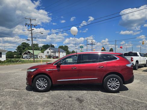 Used 2023 Buick Enclave Essence FWD image 8