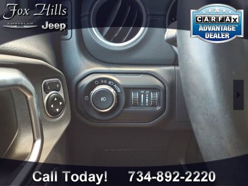 Used 2020 Jeep Wrangler Unlimited Sahara AWD/4WD image 15