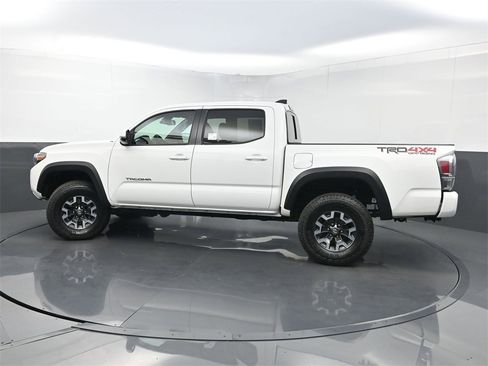 Used 2022 Toyota Tacoma TRD Off-Road image 42