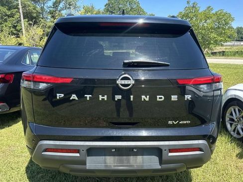 Used 2024 Nissan Pathfinder SV AWD/4WD image 13