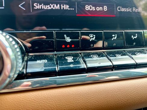 Used 2023 GMC Canyon AT4 image 25