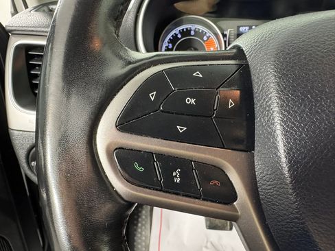 Used 2019 Jeep Cherokee Latitude w/ Cold Weather Group AWD/4WD image 15