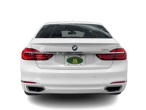 Used 2019 BMW 750i w/ Autobahn Package RWD image 3