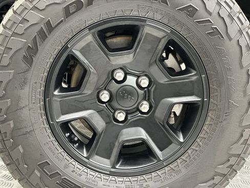 Used 2021 Jeep Gladiator Mojave AWD/4WD image 10