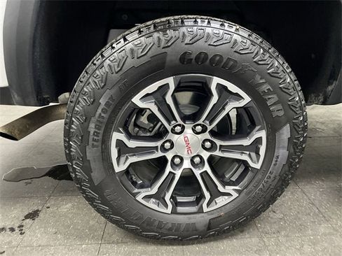 Certified 2024 GMC Canyon AT4 image 32