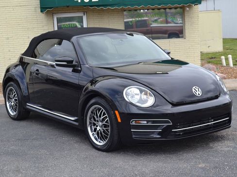 Used 2019 Volkswagen Beetle 2.0T S FWD image 41