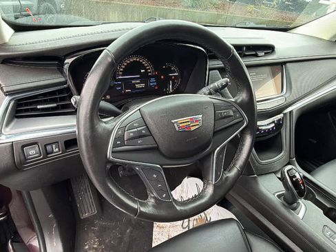 Used 2018 Cadillac XT5 Premium Luxury image 10