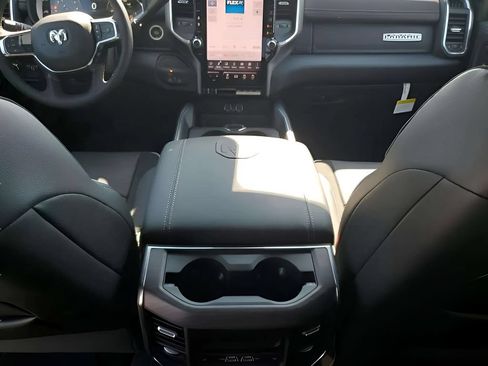 New 2025 RAM 2500 Laramie AWD/4WD image 42