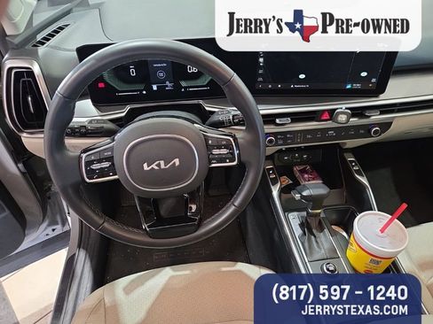 Used 2025 Kia Sorento EX image 8