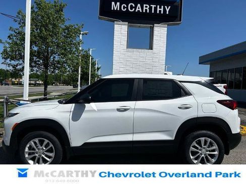 New 2026 Chevrolet TrailBlazer LS w/ LS Convenience Package AWD/4WD image 2