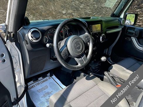 Used 2012 Jeep Wrangler Sahara w/ Dual Top Group AWD/4WD image 12