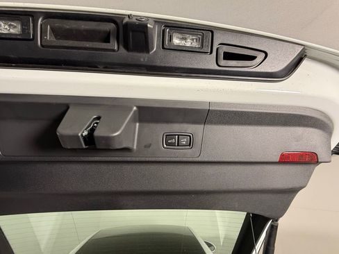 Certified 2025 Porsche Panamera image 19