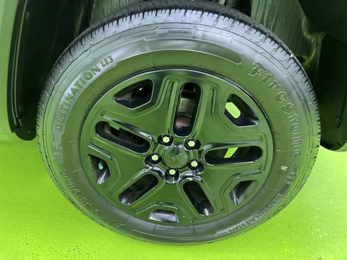Used 2018 Jeep Renegade Trailhawk AWD/4WD image 16