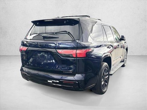 Certified 2025 Toyota Sequoia Platinum image 15