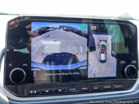 Used 2023 Nissan Rogue SL w/ SL Premium Package image 18