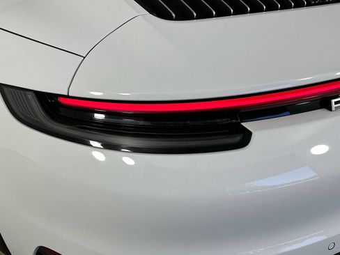 Used 2024 Porsche 911 Carrera RWD image 12