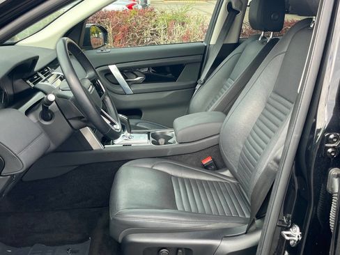 Used 2023 Land Rover Discovery Sport SE image 9