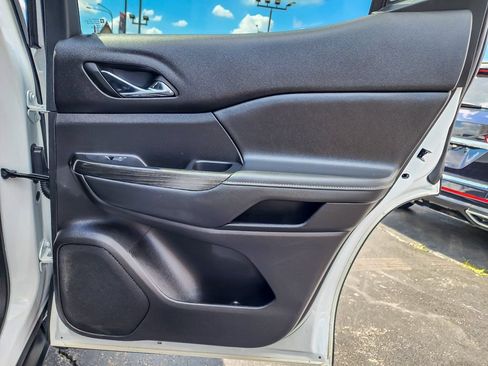 Certified 2023 GMC Acadia SLT image 20