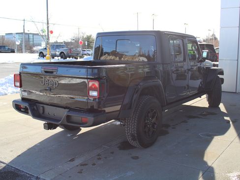 Certified 2022 Jeep Gladiator Willys image 5