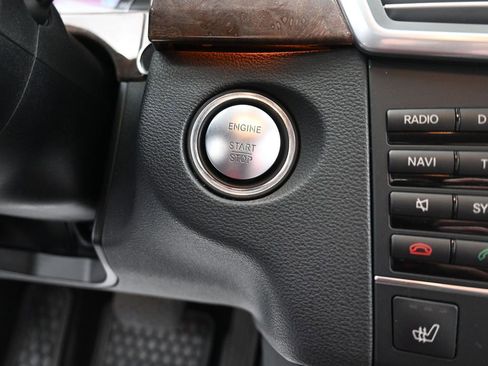Used 2011 Mercedes-Benz E 350 4MATIC Sedan image 24